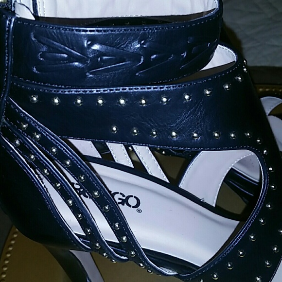 MINT Gold Stud Sandal Platform Heels - Picture 3 of 7